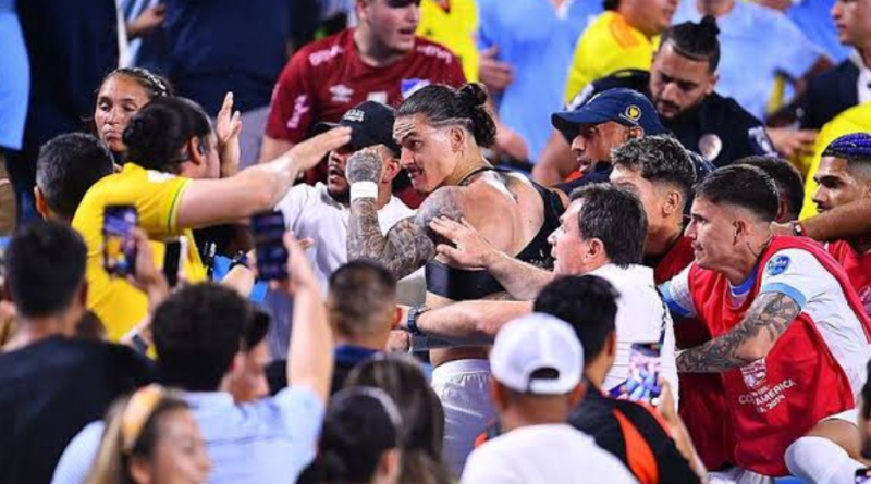 Darwin Núñez y compañeros de selección pelean contra aficionados colombianos