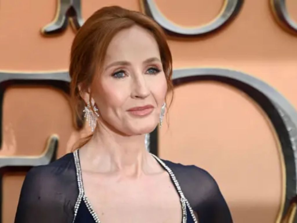 J.K. Rowling es demandada por ciberacoso