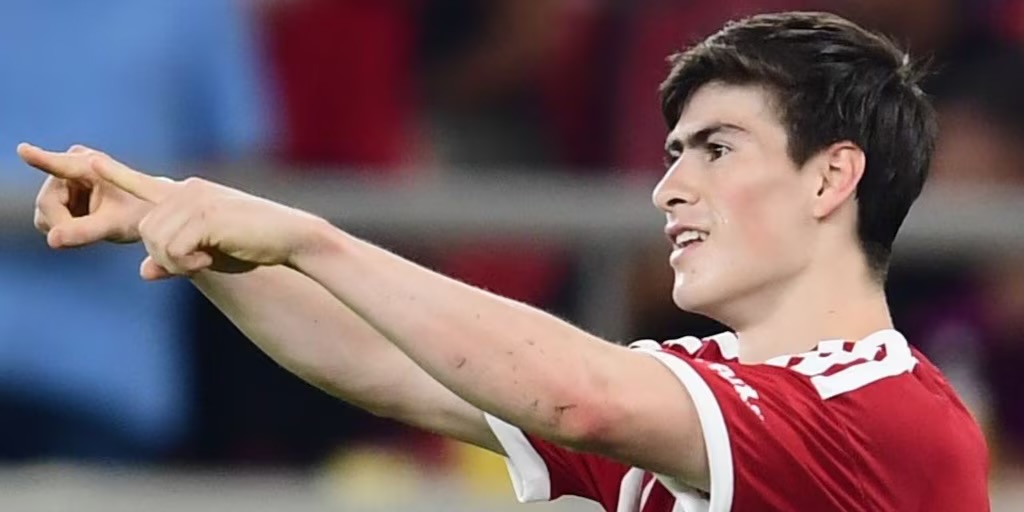 La Hormiga brilla en Grecia: doblete y asistencia con Olympiacos